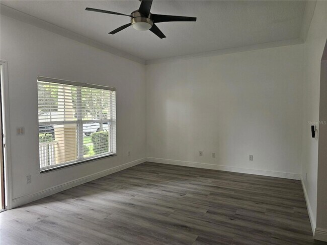 Building Photo - 9153 Oak Fern Dr