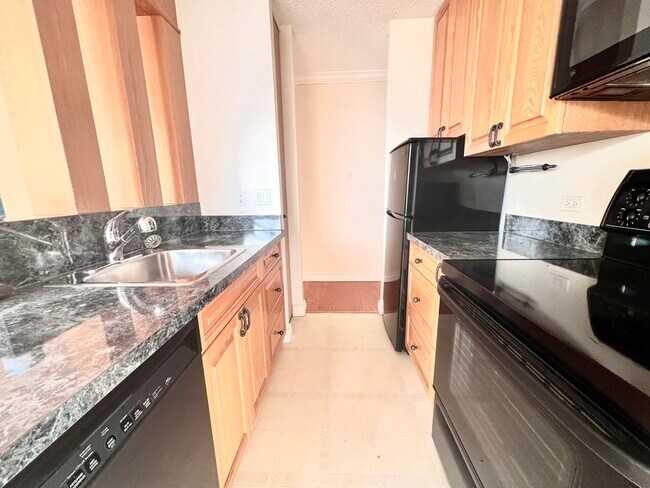 Building Photo - 10883 Saskatchewan Dr NW