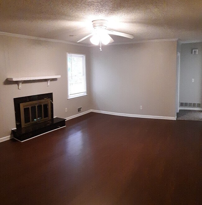 Foto del edificio - 3 Bed 2.5 Bath in Marietta!
