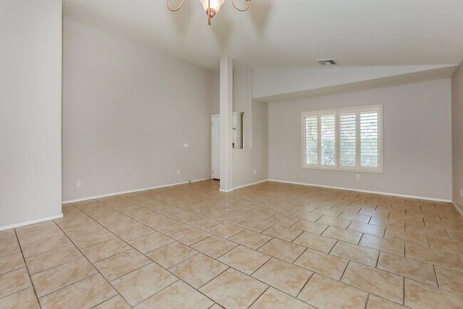 Building Photo - 22288 E Via Del Rancho Rd