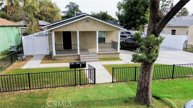 Primary Photo - 3081 N F St