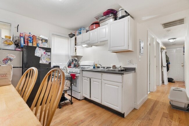 Foto del edificio - 157 River St