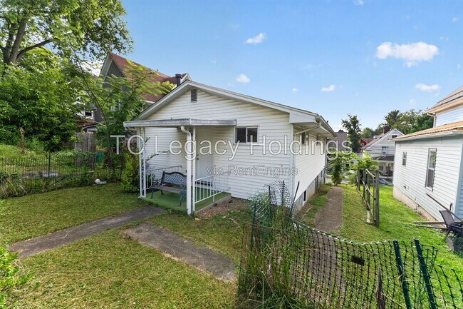 Foto del edificio - 729 Ridgeway Ave