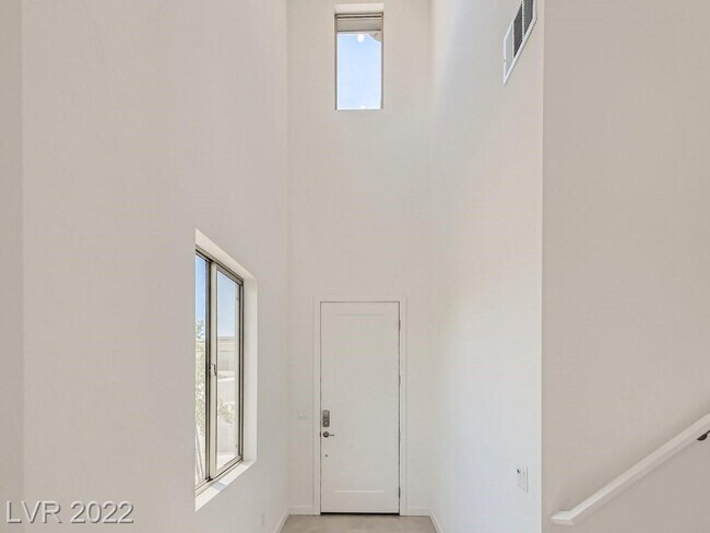 Building Photo - 3192 Timorasso Ave