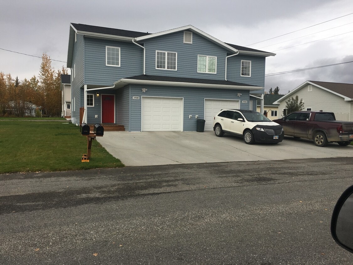 1766 Lillian St, Fairbanks, AK 99709 Townhome Rentals in Fairbanks AK