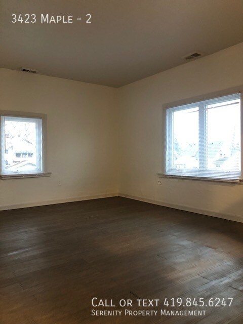 Foto del edificio - Spacious 3-bedroom Upper Unit Duplex