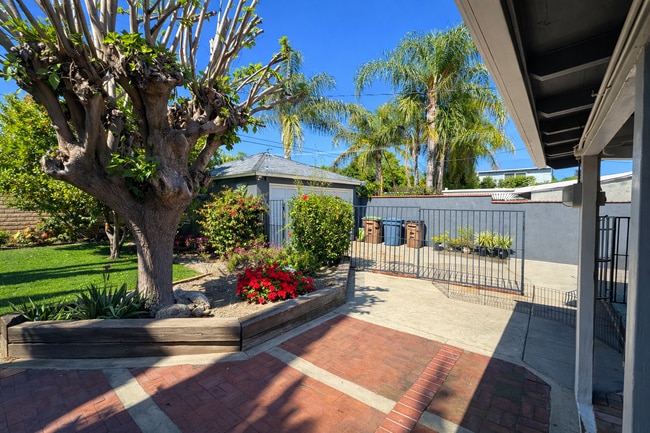 Foto del edificio - 459 Stanford Dr