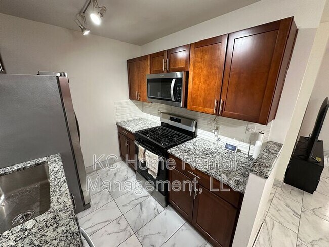 Foto del edificio - 600 E 8th St