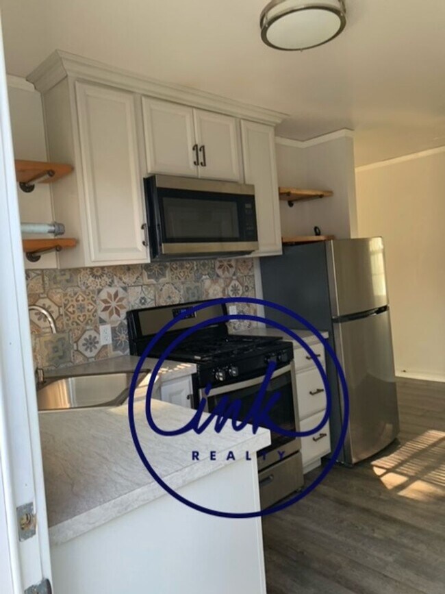 Foto del edificio - Available  - 1 Bed 1 Bath House $1,000 a month