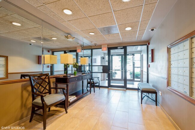 Foto del edificio - 5005 Warren St
