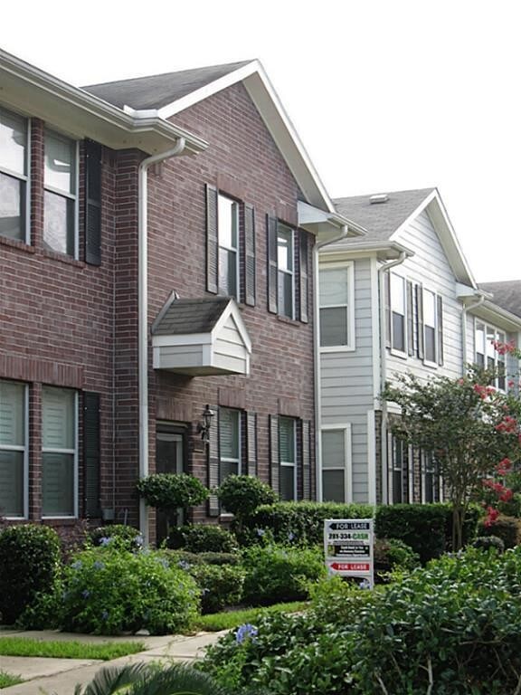 2235 Kemah Village Dr, Kemah, TX 77565 Condo for Rent in Kemah, TX