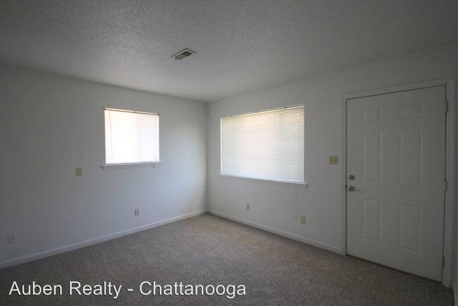 Building Photo - 3 br, 1 bath House - 6208 Walden Avenue