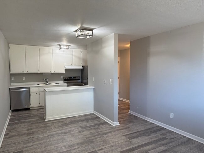 Foto del edificio - Charming 1 Bedroom Condo in the Heart of S...