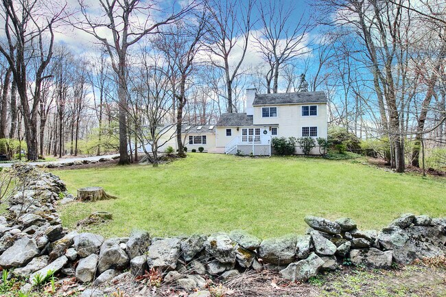 Building Photo - 1 Graystone Ln