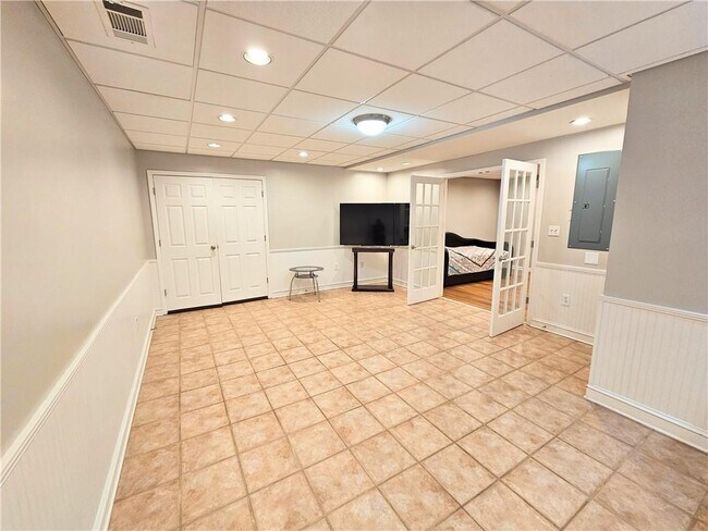 Building Photo - 2100 Bennington Ct