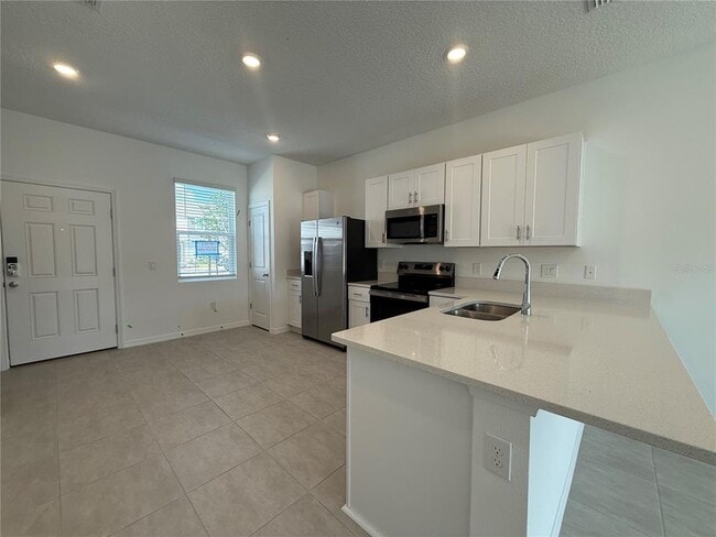 Building Photo - 3009 Skyline Lp