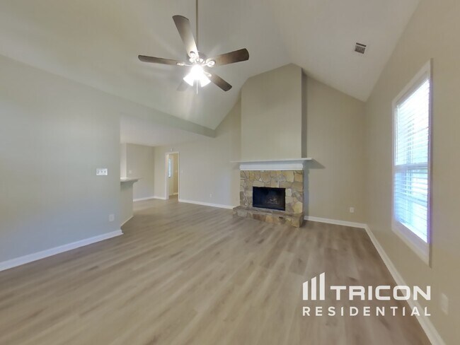 Foto del edificio - 280 Chestnut Dr