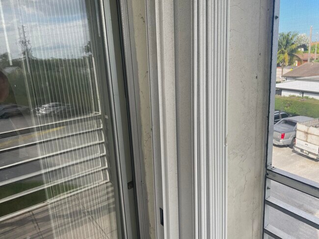 Foto del edificio - 555 Purdy Ln