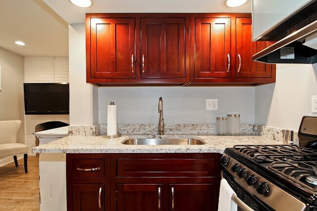 Building Photo - 1809 19th St NW