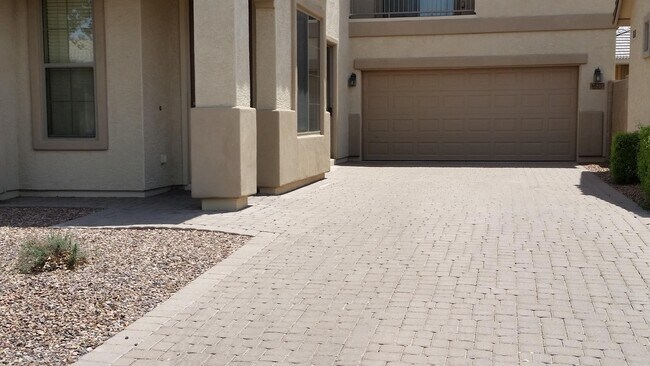 Foto del edificio - 5627 W Huntington Dr