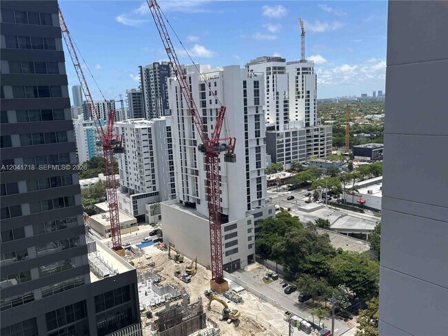 Building Photo - 690 SW 1st Ct