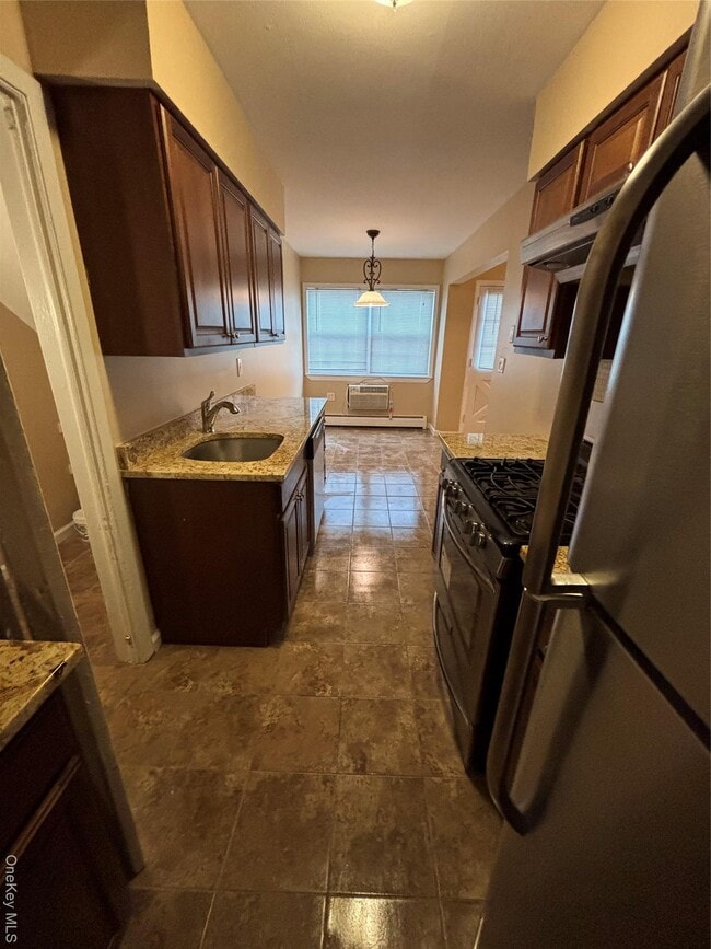 Foto del edificio - 4 Colonial Rd