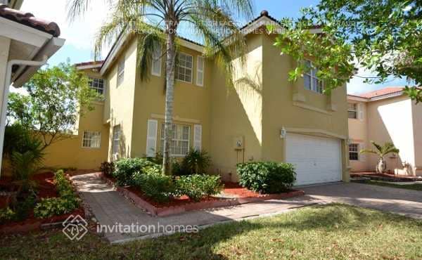 Building Photo - 4661 SW 151st Ave