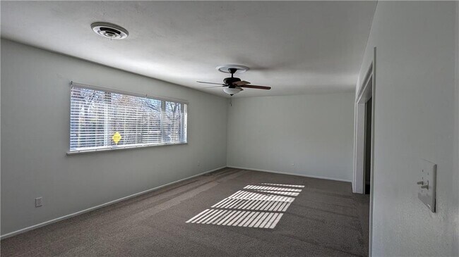 Foto del edificio - *** Coming Soon *** Charming 3-Bedroom Haven with 2 Baths and Spacious 1900 sq ft Layout in Waco!