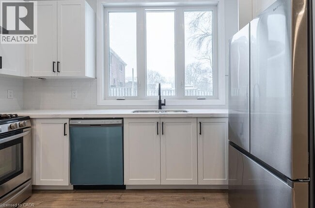 Building Photo - 20 W 3rd St