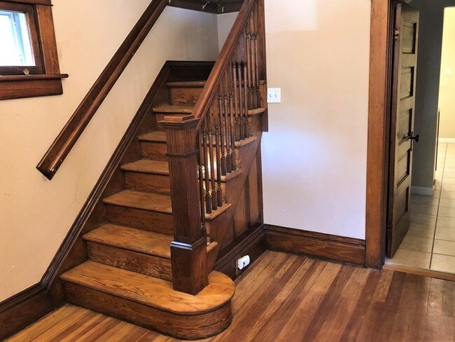 Building Photo - Stunning Home in Denver