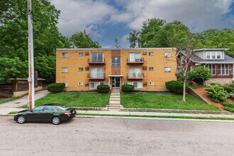 Building Photo - 1590 Glen Parker Ave