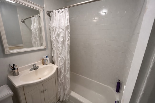 Building Photo - 206 Commonwealth Ave