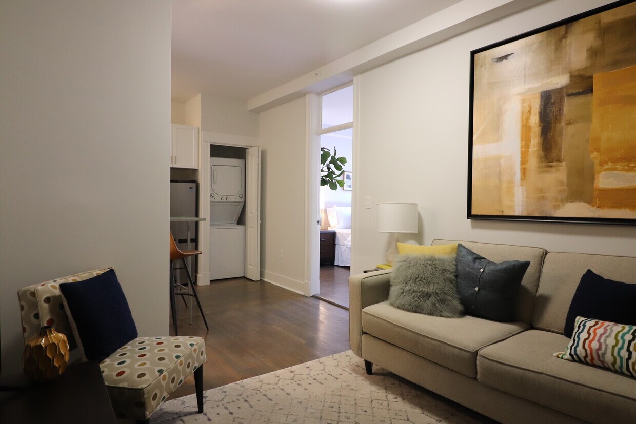 Foto principal - 77 Park Dr