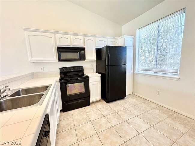 Building Photo - 2500 E Ambush St