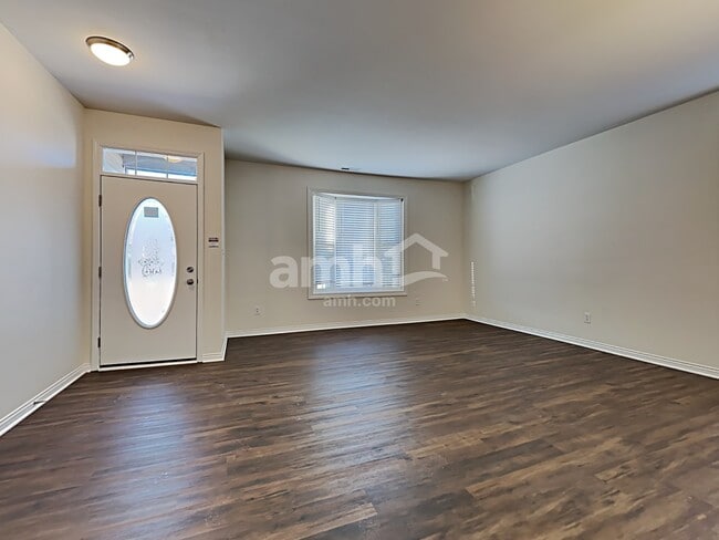 Building Photo - 6392 Pemboke Ct
