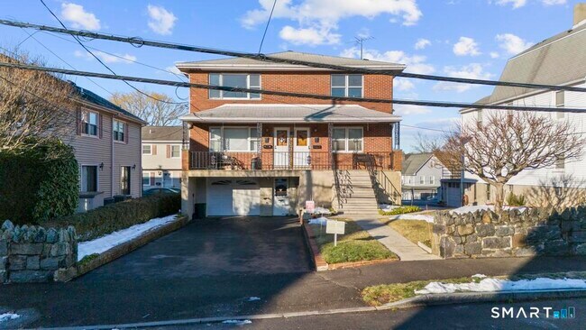 Foto del edificio - 16 Harold Ave