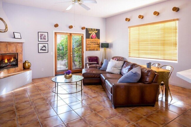 Building Photo - 53780 Avenida Herrera