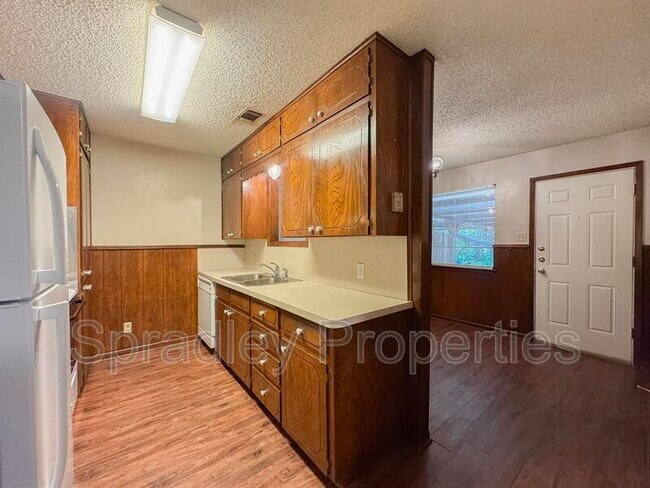 Foto del edificio - 3717W Ivanhoe Dr