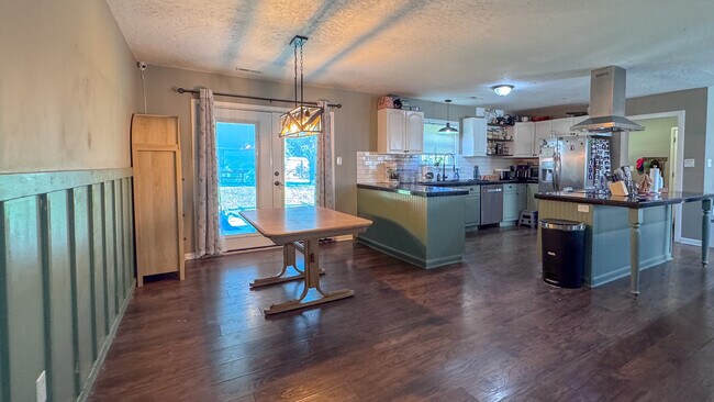 Foto del edificio - 112 White Oak Blvd