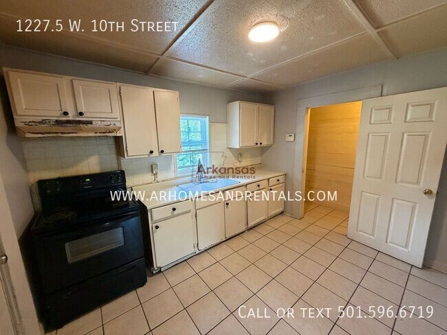 Foto del edificio - 1227.5 W 10th St