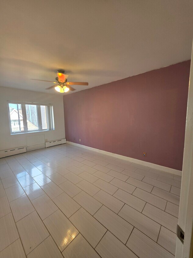 Foto principal - 1552 E 14th St