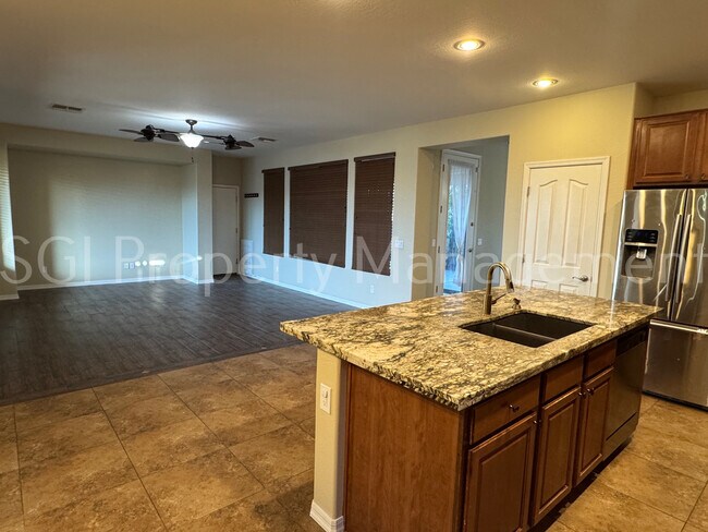 Foto del edificio - 453 E Cactus Wren Dr