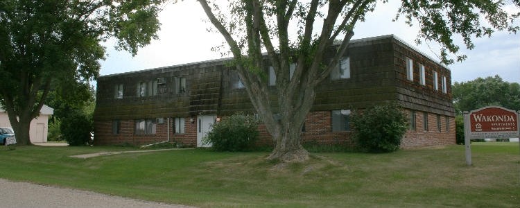 Primary Photo - Wakonda Apartments