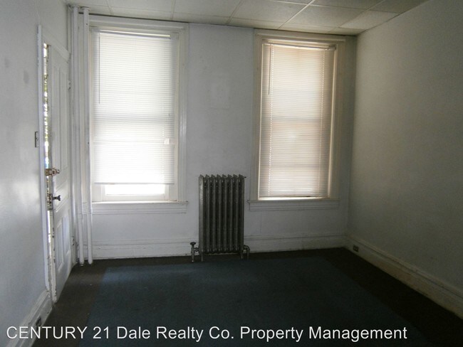 Building Photo - 662 Chestnut St
