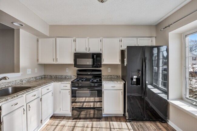 Building Photo - 49 Grant Ln