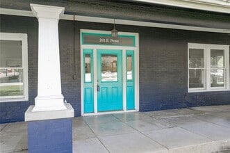 Building Photo - 201 E Pecan St