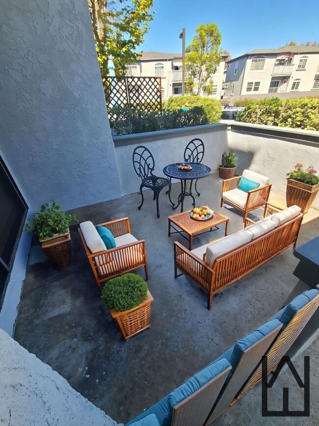 Foto del edificio - Spacious and remodeled 2 Bed 2.5 baths in ...