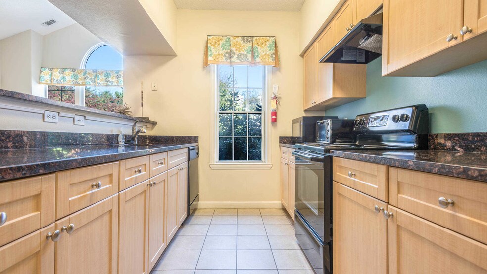 Kitchen Cabinets Quincy Ma lincoln heights rentals - quincy, ma | apartments Kitchen Cabinets Quincy Ma lincoln heights rentals - quincy, ma | apartments