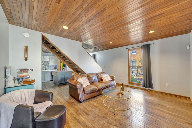 Building Photo - 34 Green St