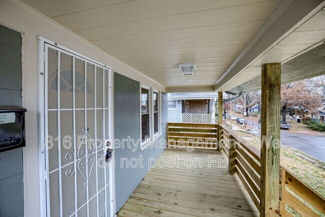 Foto del edificio - 5702 Euclid Ave E